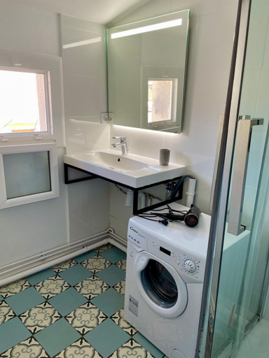 Others 2, Appartement Prox Lycee Arago, Pyrénées-Orientales