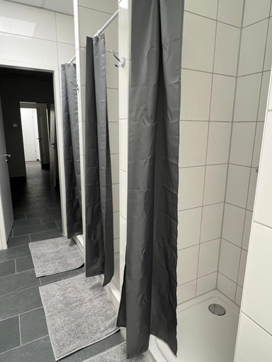 Bathroom 5, DRIVER ROOMS, Nürnberg