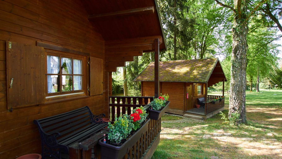 Exterior 3