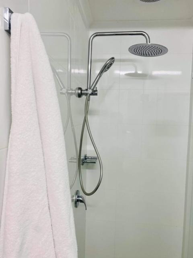 Bathroom 4, Estelle Kramer Motor Inn, Armidale Dumaresq