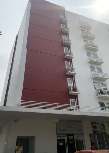 Exterior 3