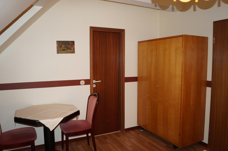 Bedroom 2, La Fontana, Goslar