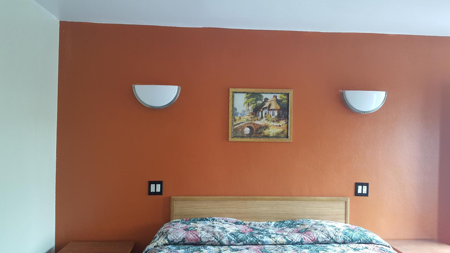 Bedroom 4, Deluxe Motel, Los Angeles Area, Los Angeles