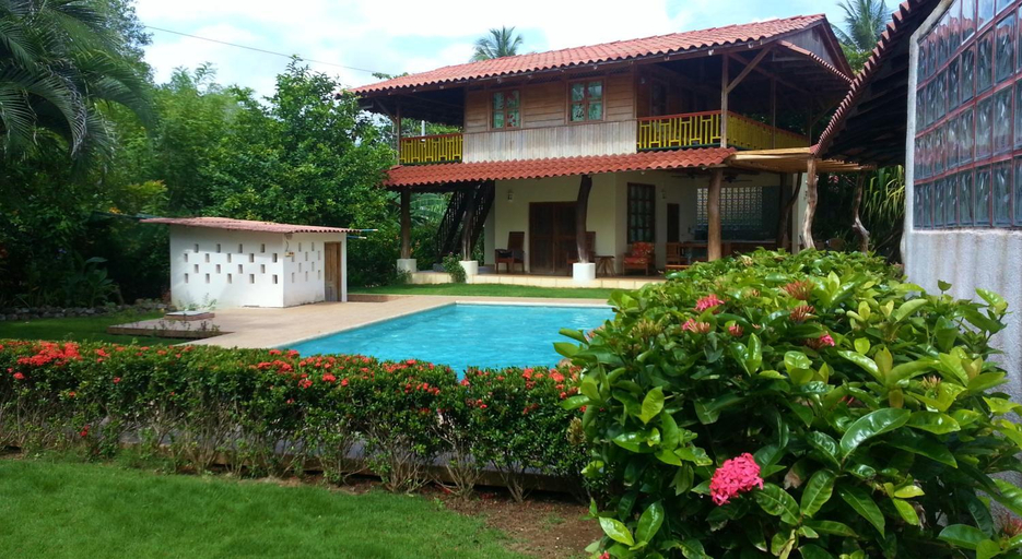 Others 4, Totobe Resort, Nandayure