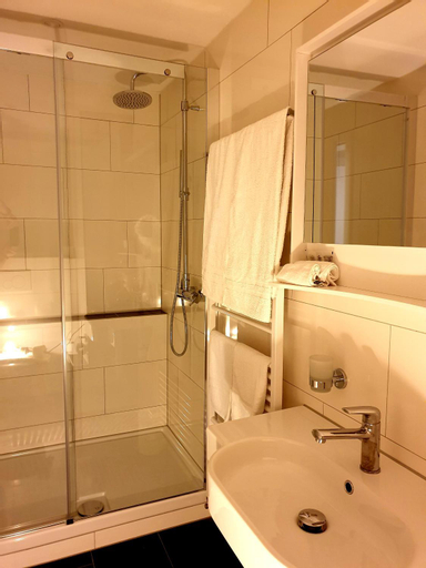Bedroom 2, Hotel Romerbad, Zofingen