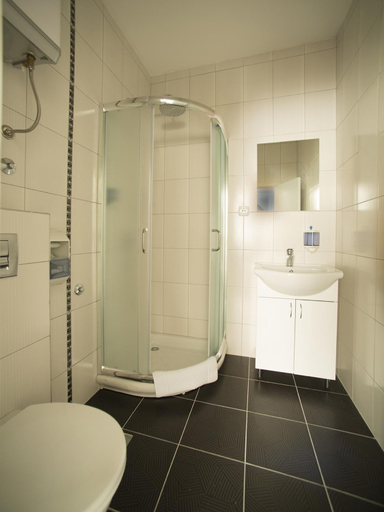 Bathroom 2, Centar Forever, Belgrade