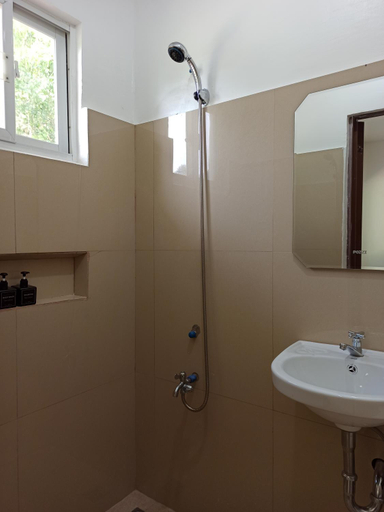 Bathroom 4, Coco Bloom, Aborlan