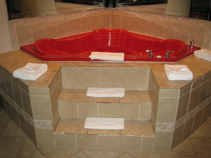 Bathroom 3, Budget Inn Temple Hills, Prince George's
