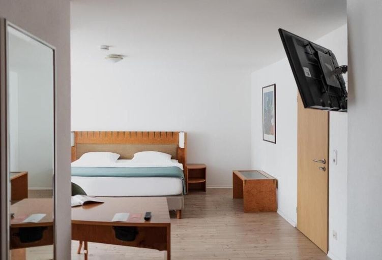 Bedroom 4, Hotel Cristallo, Landshut