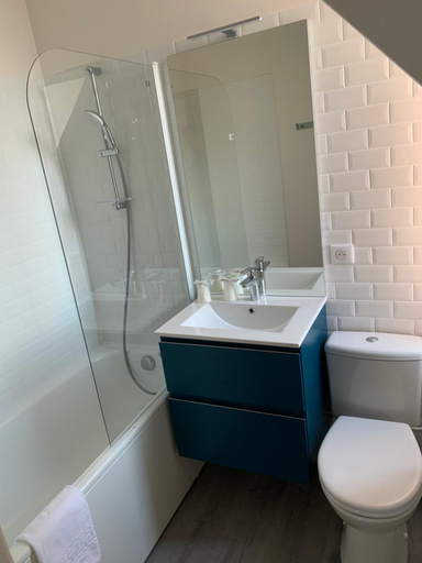 Bathroom 4