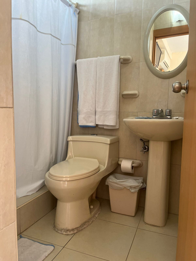 Bathroom 4, Hotel Mileto, Salinas