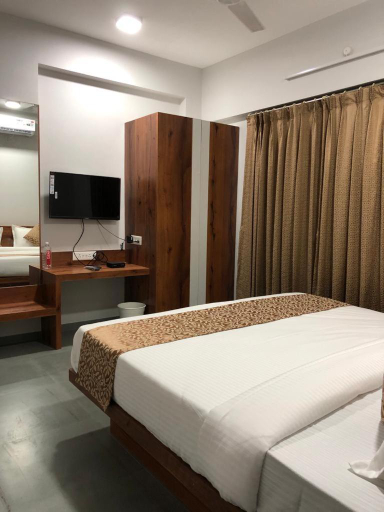 Others 5, AUHTEL BHS, Pune