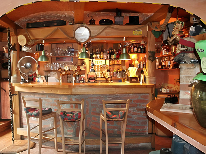Food & Drinks 1, Edinburgh, Cheb