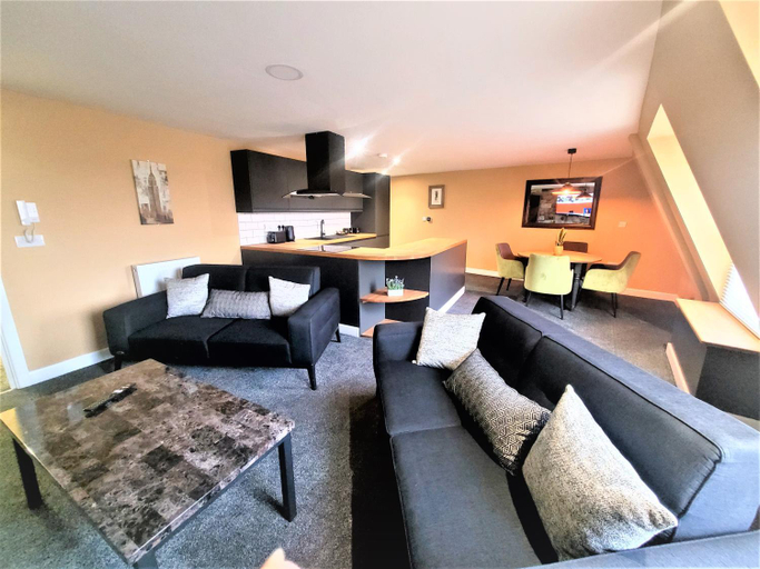 Others 5, New County Hotel by RoomsBooked, Gloucestershire