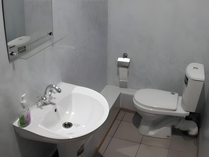 Bathroom 2, Hotel Parus, Bryansk