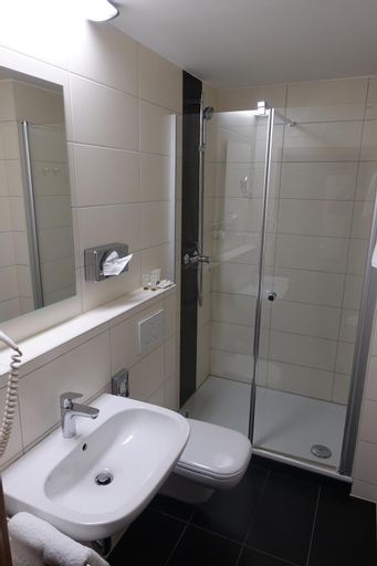 Bathroom 4