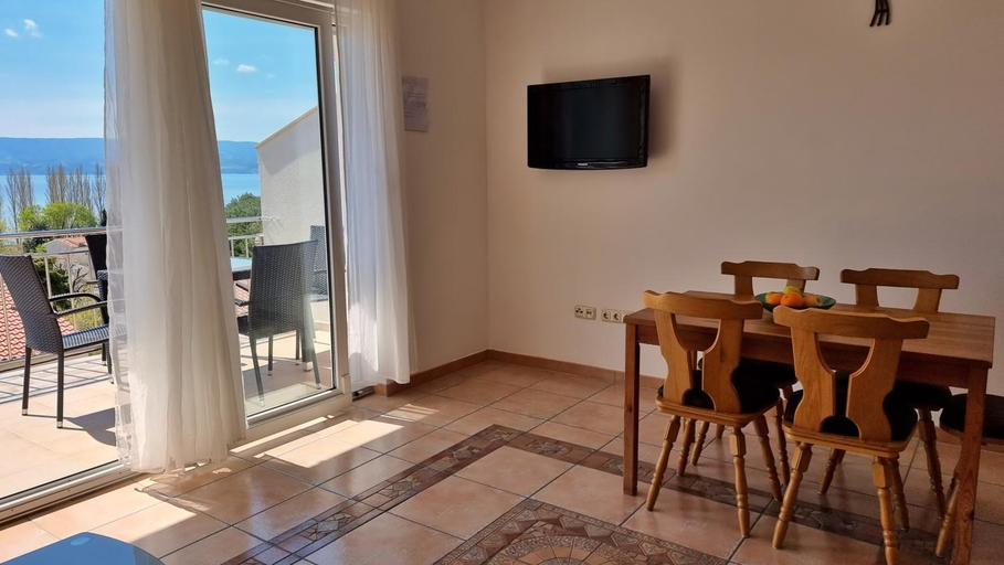 Others 5, Apartments Stare Duce 6, Dugi Rat
