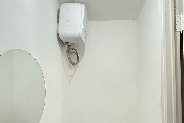 Bathroom 12
