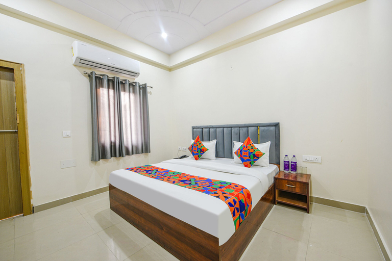 Bedroom 2, Fabhotel Palm Paradise, Gautam Buddha Nagar