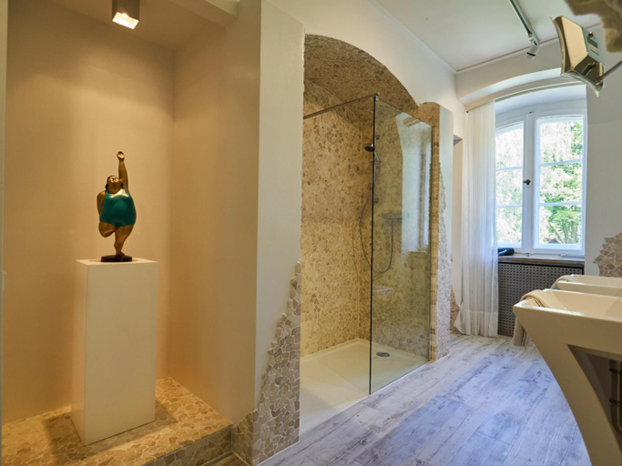 Bathroom 5
