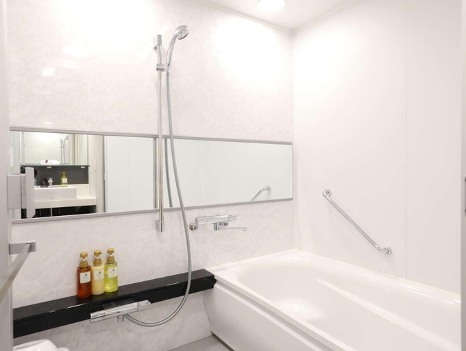 Bathroom 7