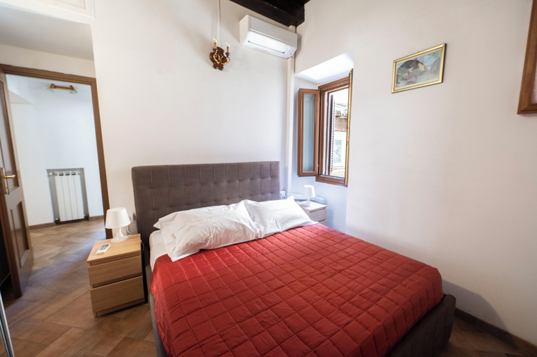 Bedroom 3, Campo De Fiori Large Family Apartment, Rome