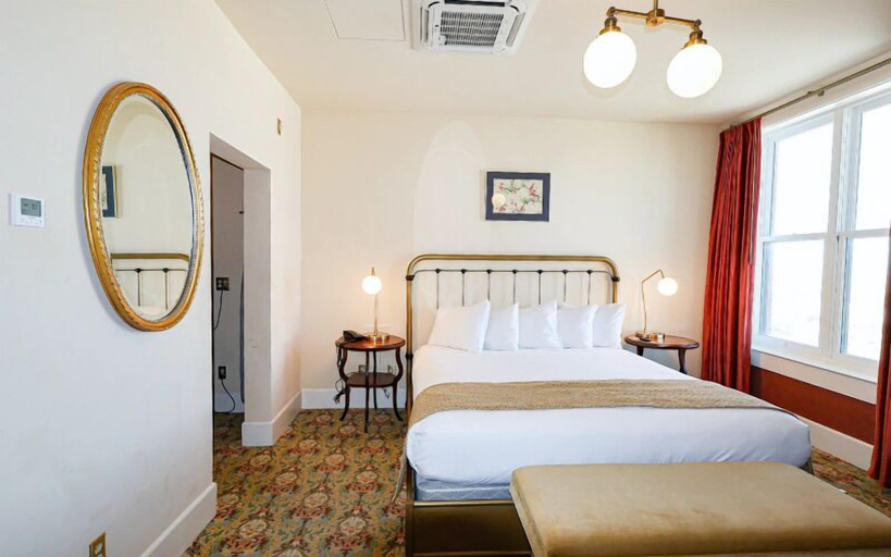 Bedroom 3, Belvada Hotel, Nye