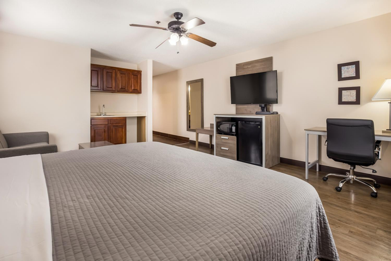 Bedroom 3, Hometown Inn Thomasville, Clarke