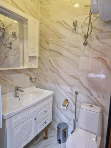 Bathroom 2, Хотел-ресторант Астория, Pazardzhik