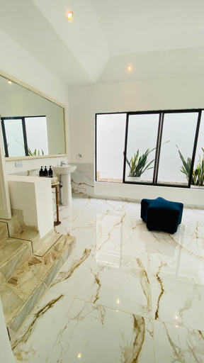 Others 3, Babilla Suites, Santiago de Cali