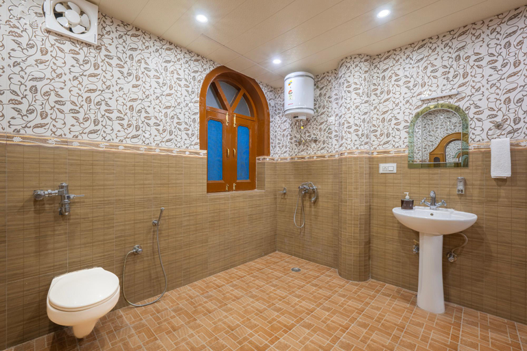 Bathroom 4, Calm Cottage Kasauli Hills Barog, Solan