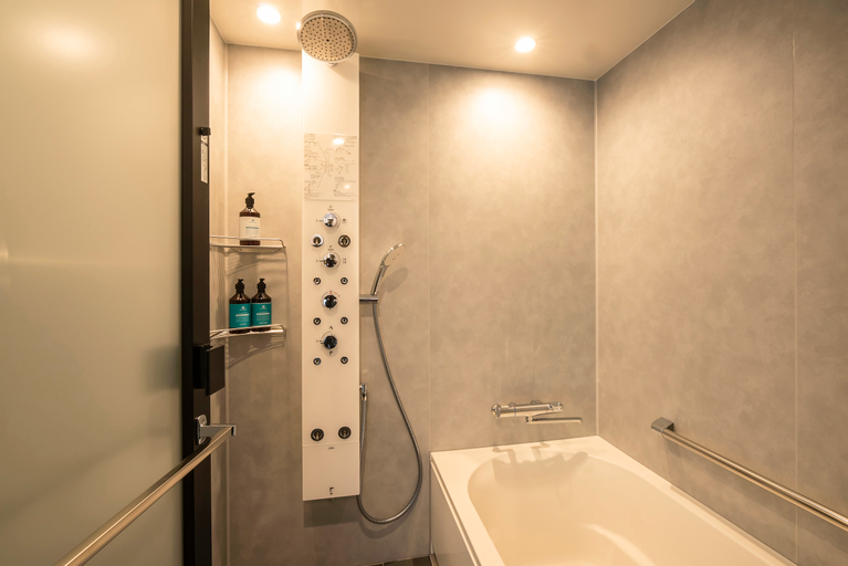 Bathroom 18