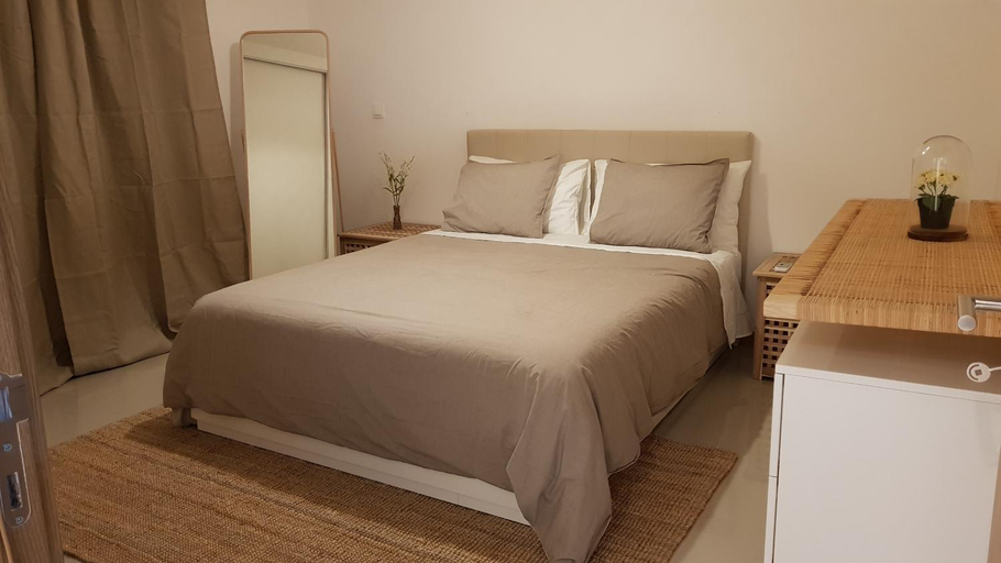 5, Elegant Modern Apartment with AirCond, Praia
