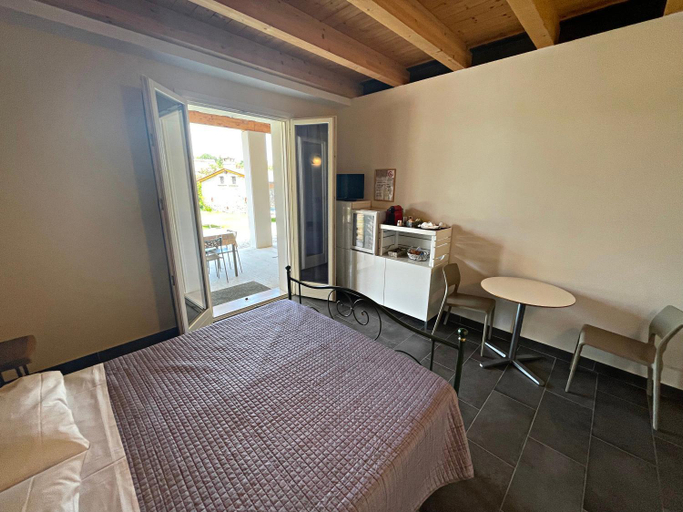 Others 3, Agriturismo scannaporco, Mantua