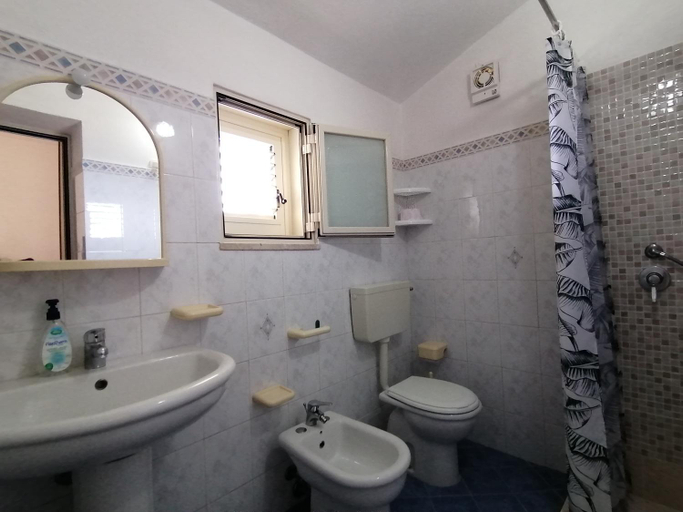 Bathroom 4, Villa Panorama, Messina