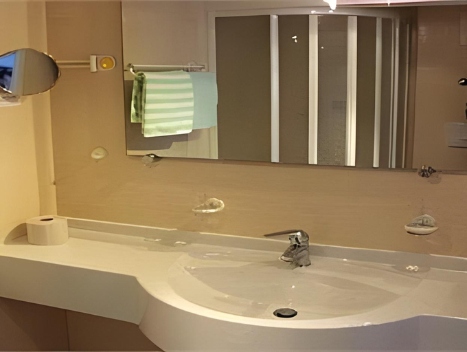 Bathroom 2, Gasthof SONNE, Garmisch-Partenkirchen