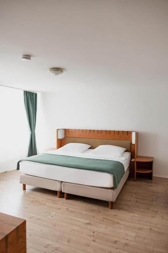 Bedroom 5, Hotel Cristallo, Landshut