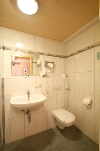 Bathroom 7