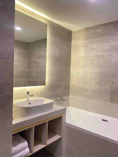Bathroom 4, LYNN Hotel Tuban, Tuban