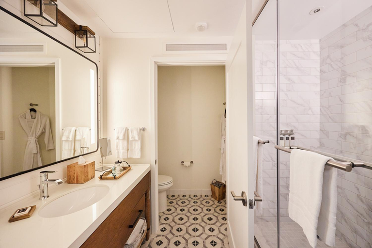 Bathroom 5, Wild Dunes Resort By Destination Hotels, Charleston