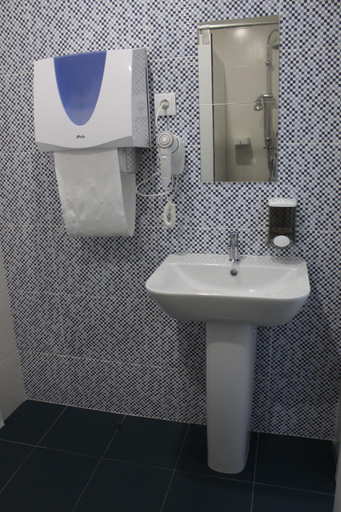 Bathroom 3, UAU Hostel, Figueira da Foz