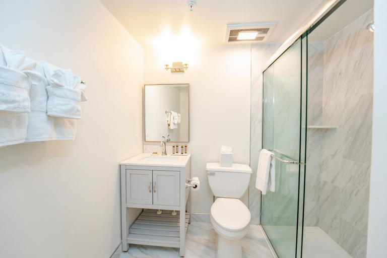 Bathroom, Kent Island Resort, Queen Anne's