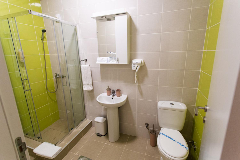 Bathroom, Hotel Srem, Sremska Mitrovica