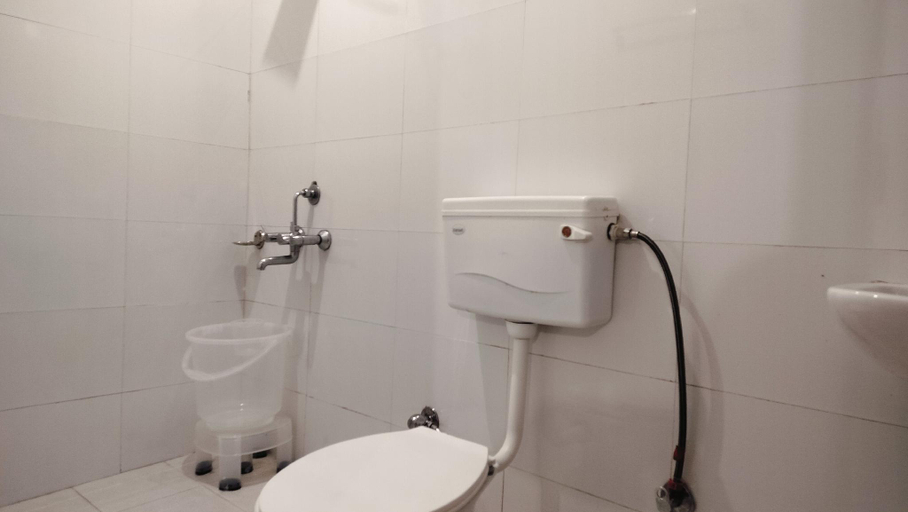 Bathroom 5, Pine Wood Mcleodganj, Kangra