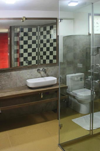 Bathroom 3, SWP Eco Lodge, Kandy, K.F.G. & G. Korale