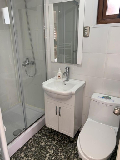 Others 4, Rumbo Suites, Magallanes