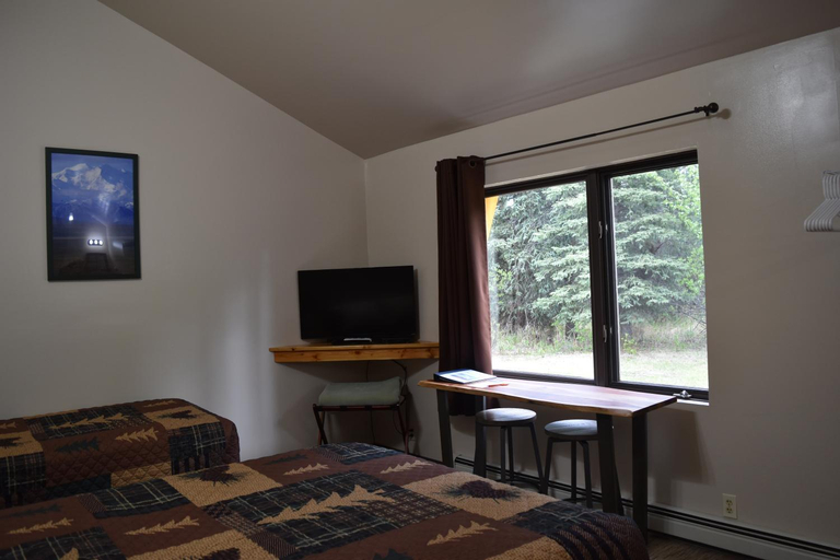 Others 5, Backwoods Lodge, Denali
