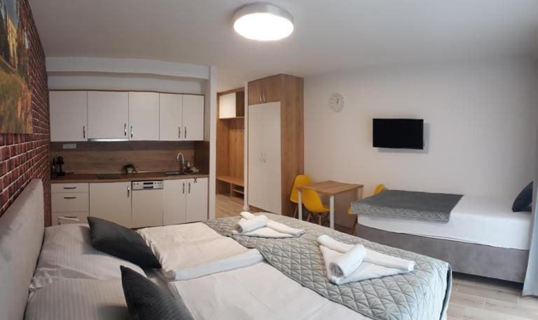Others 3, Apartmanovy dum na kolonade, Břeclav