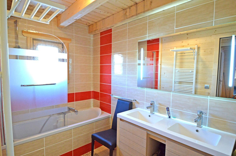 Others 2, Chalet Phoenix, Savoie