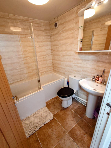 Bathroom 3, Jeans Place Watergate St Rows near racecourse, Cheshire West and Chester
